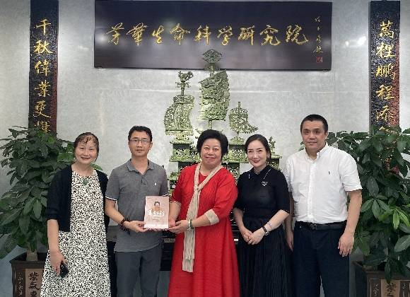 廣東人家社工總顧問等受邀到訪廣州芳華生命科學研究院